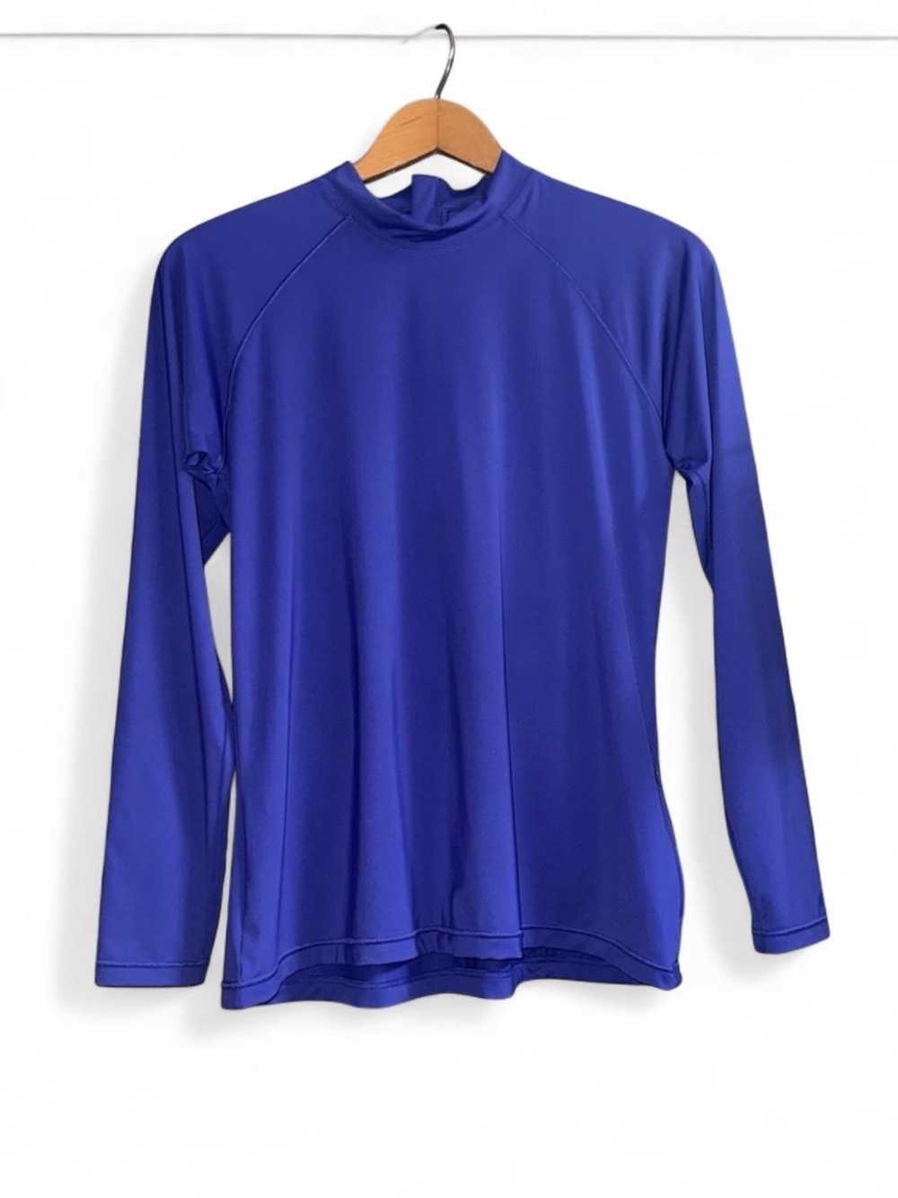 Athleta Rash Guard XL Long Sleeve Swim Top Women’s Swimsuit Blue Purple